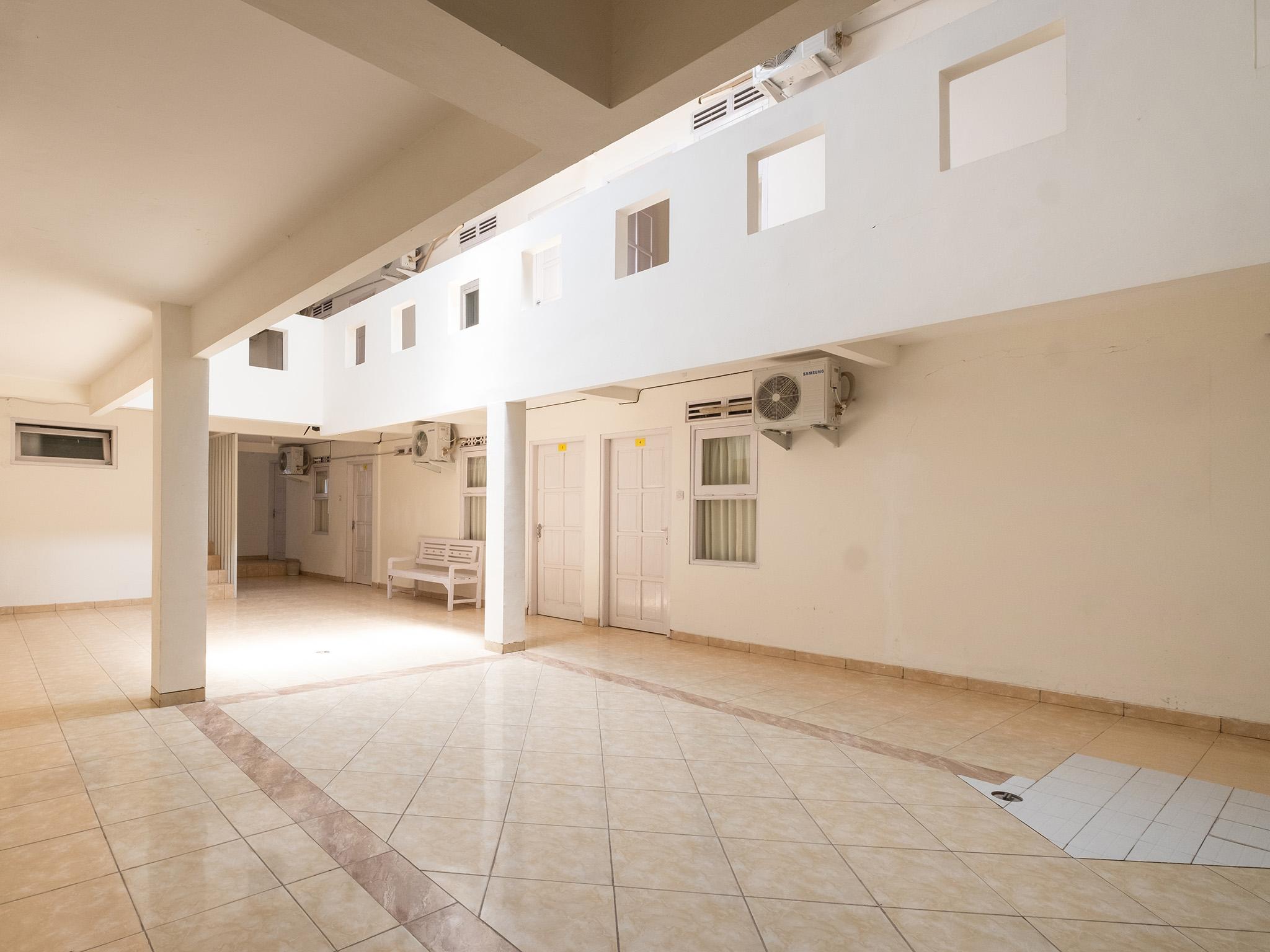 Отель Oyo 2173 Bnv House Babarsari Maguwo Экстерьер фото